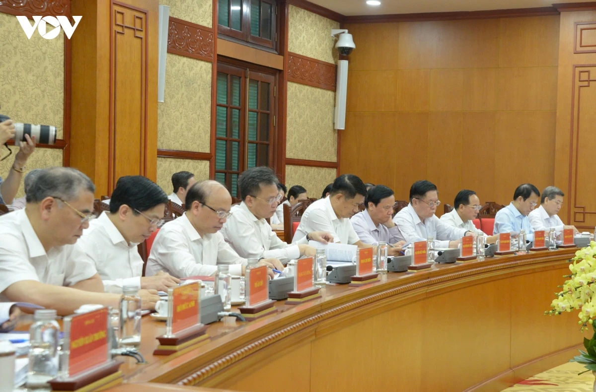 Các đại biểu dự phiên họp.