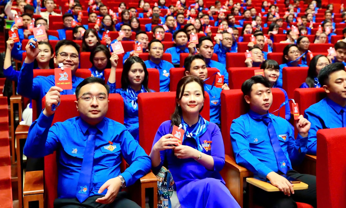 Đại biểu biểu quyết thông qua đề án bầu Ban Chấp hành Trung ương Đoàn khóa mới.