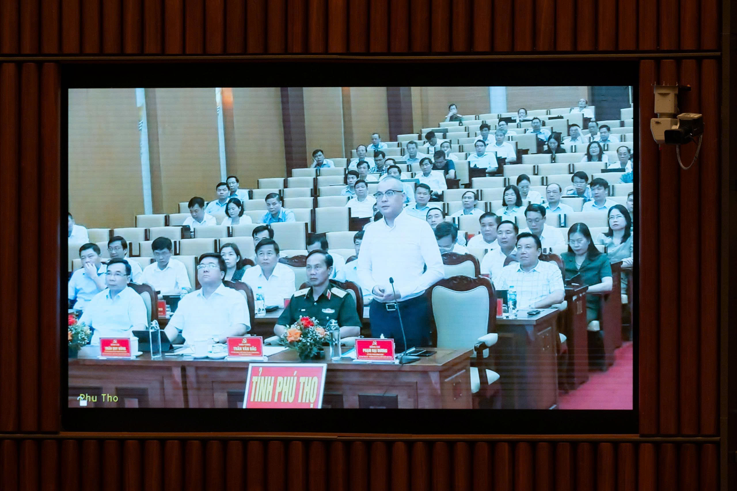 Bí thư Tỉnh ủy Phú Thọ Phạm Đại Dương trình bày tham luận tại hội nghị.